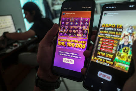 Memilih slot online terbaik adalah langkah penting untuk memastikan pengalaman bermain yang menyenangkan dan menguntungkan. Pertama,